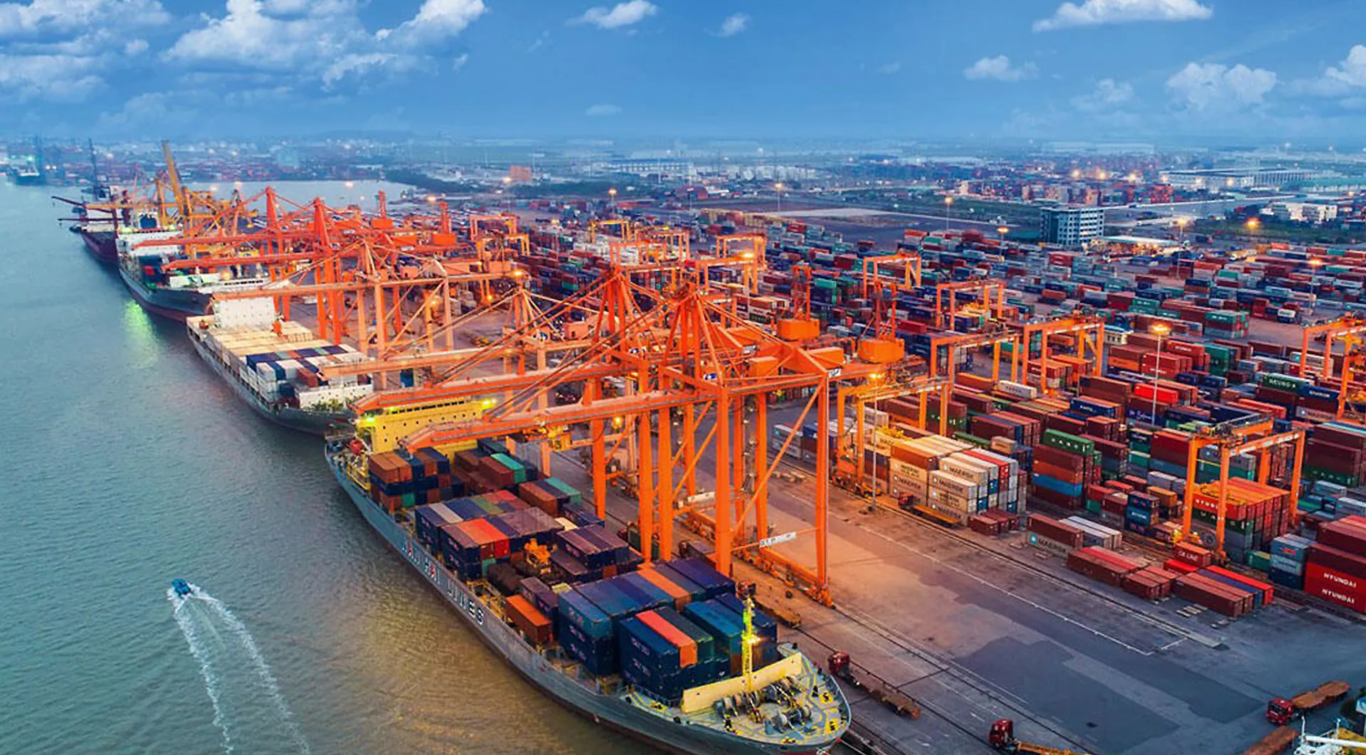 Import logistics Vietnam industrial equipment