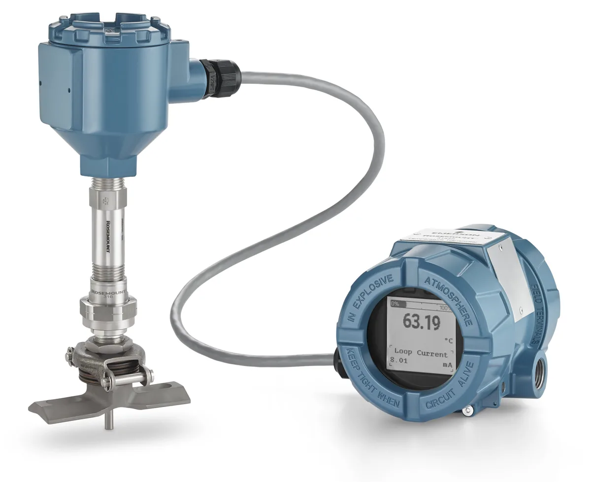 Một điểm đo nhiệt độ hoàn chỉnh gồm ba phần: cảm biến, thermowell và transmitter — ở đây là cấu hình lắp xa.